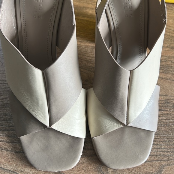 Mercedes Castillo healed dress sandals in sandstone/ivory smooth calf size 8 - Picture 4 of 11